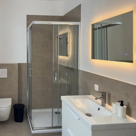 Modernes Studio-apartment In - Ideal Fuer Paare Und Alleinreisende! * أمستيتين