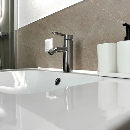 Modernes Studio-apartment In - Ideal Fuer Paare Und Alleinreisende! شقة