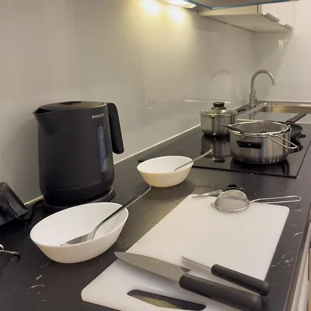 Modernes Studio-apartment In - Ideal Fuer Paare Und Alleinreisende! أمستيتين