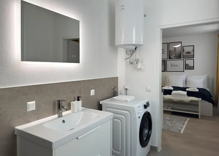 Modernes Studio-apartment In - Ideal Für Paare Und Alleinreisende! Apartamento