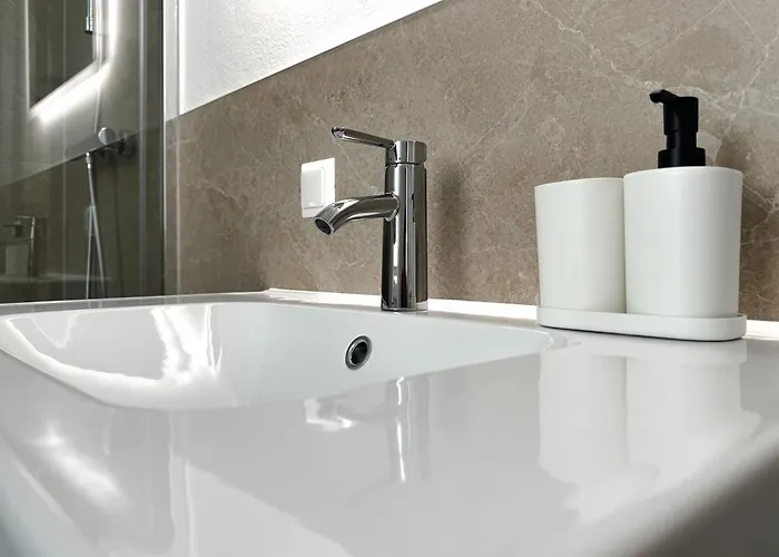 Modernes Studio-apartment In - Ideal Für Paare Und Alleinreisende! Apartamento